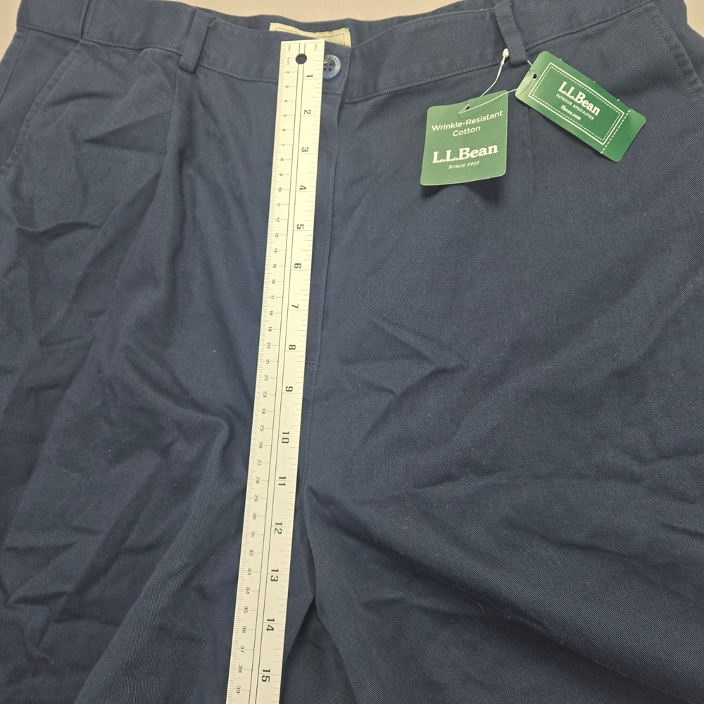 L.L.Bean Navy Blue Wrinkle Resistant Cotton Shorts - Women's Size 18 - Picture 10 of 10